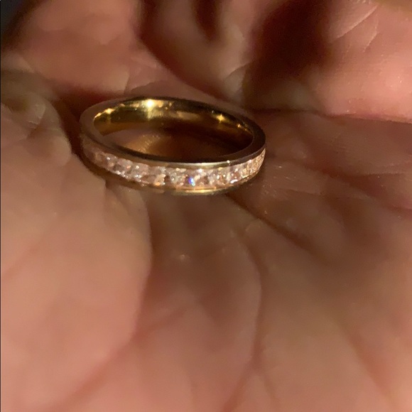 Anniversary band with diamond chip inset - Picture 3 of 3